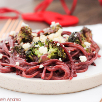 Rotwein-Spaghetti mit Brokkoli
