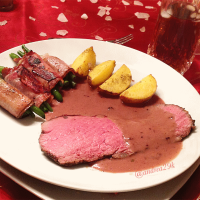 Roastbeef mit Rosmarinkartoffeln und Speckbohnen