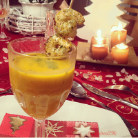 Scharfe Ingwer-Kürbissuppe mit Garnele