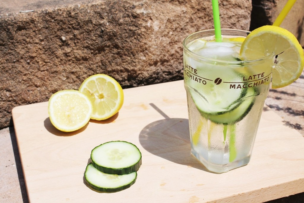 C&B with Andrea - Detox Water Rezept - www.candbwithandrea.com - Sommer2-min