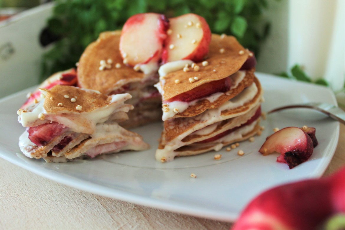 Buttermilch Pancake Torte - www.candbwithandrea.com - Rezept