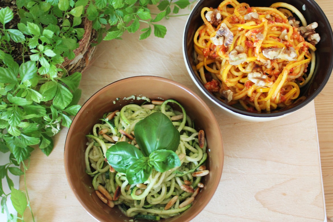 Zoodles mit Pesto – www.candbwithandrea.com – Rezept  1 Zoodles mit Pesto - www.candbwithandrea.com - Rezept