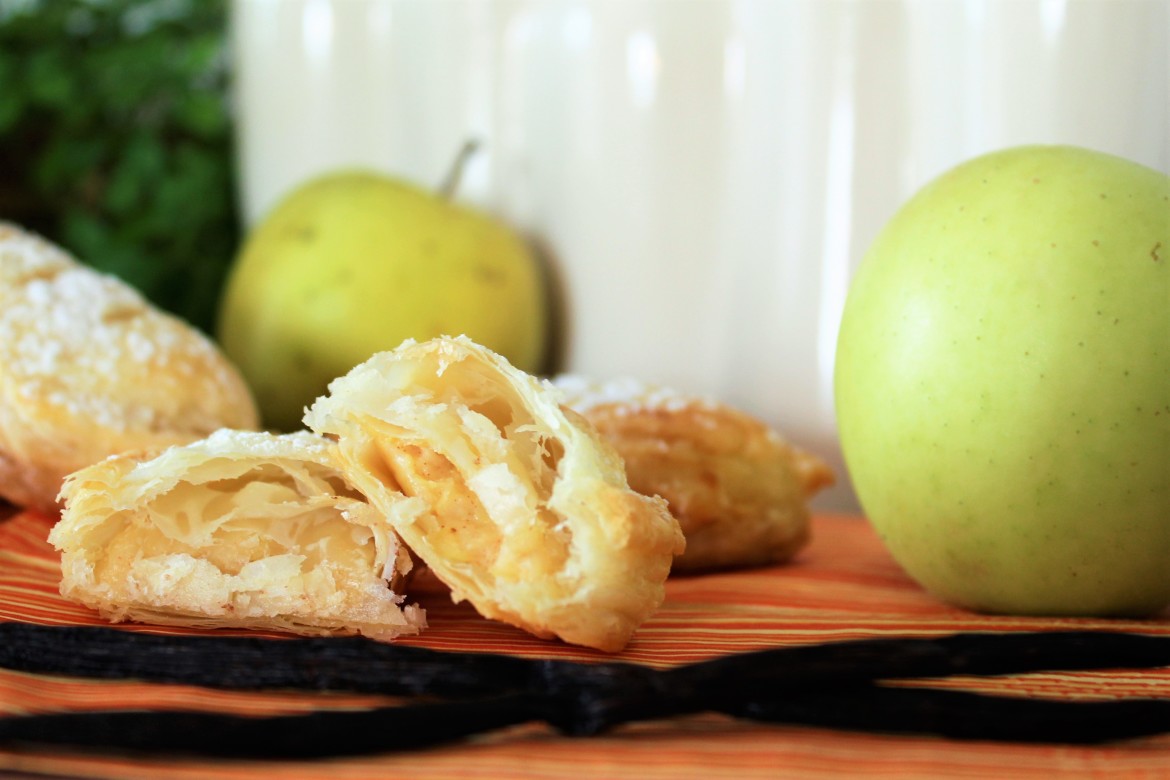 Blätterteigtaschen Nunux Nutella Äpfel Füllung - www.candbwithandrea.com - Rezept