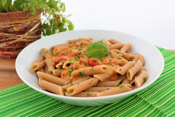 Nudeln mit Tomaten-Sahne-Soße - C&amp;B with Andrea