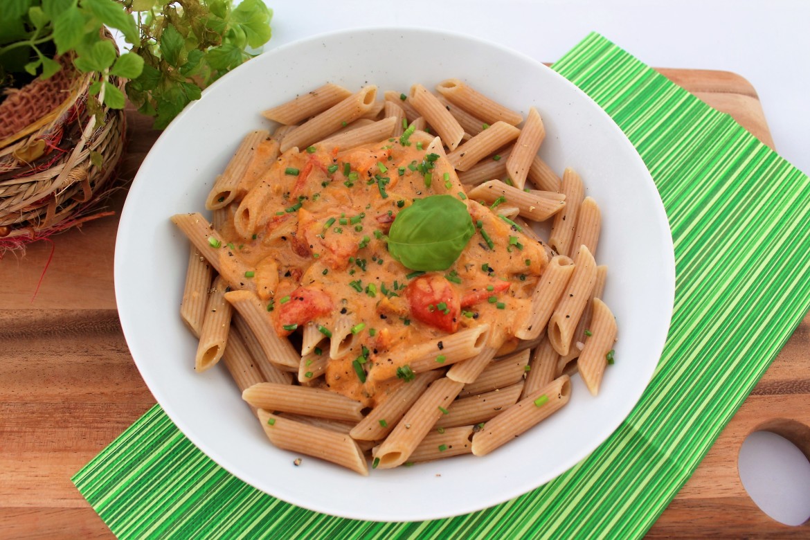 Nudeln mit Tomatensoße - www.candbwithandrea.com - Rezept