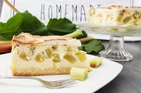 Rhabarberkuchen mit Baiserhaube