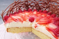 Veganer Erdbeer-Pudding-Kuchen