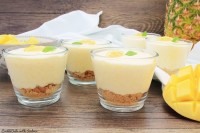 Exotische Mousse mit Mango und Ananas