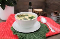 Steinpilzsuppe mit Wirsingchips