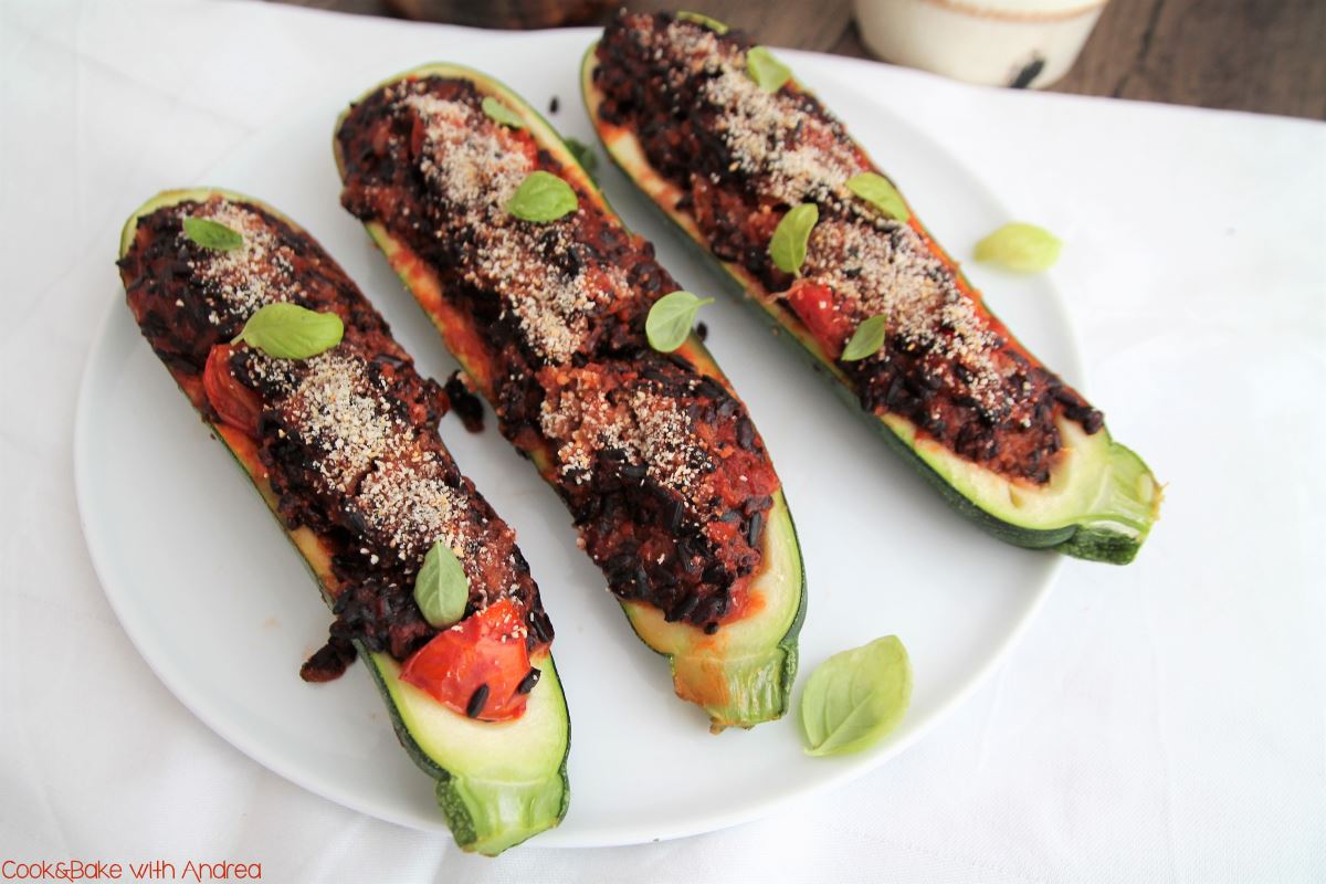 Zucchinischiffchen mit Reisfüllung [vegan] - C&amp;B with Andrea