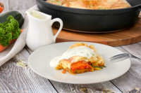 Gemüsestrudel mit Käsesauce