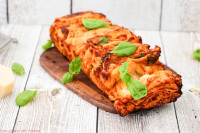 Zupfbrot mit selbstgemachtem roten Pesto