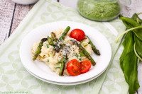 Bärlauch-Risotto mit grünem Spargel