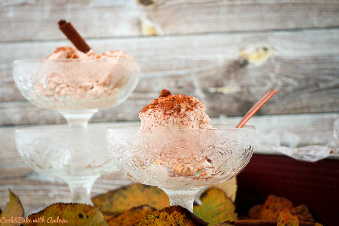 Cook and Bake with Andrea für Byodo – Haselnusseis mit Zimt ohne Eismaschine Rezept – www.candbwithandrea.com1 Auch im Herbst und Winter kann man leckeres Eis genießen, vor allem wenn man es so einfach und schnell ohne Eismaschine selber machen kann, wie mein Haselnusseis mit Zimt. Das Rezept findet ihr auf dem Blog von Cook and Bake with Andrea.