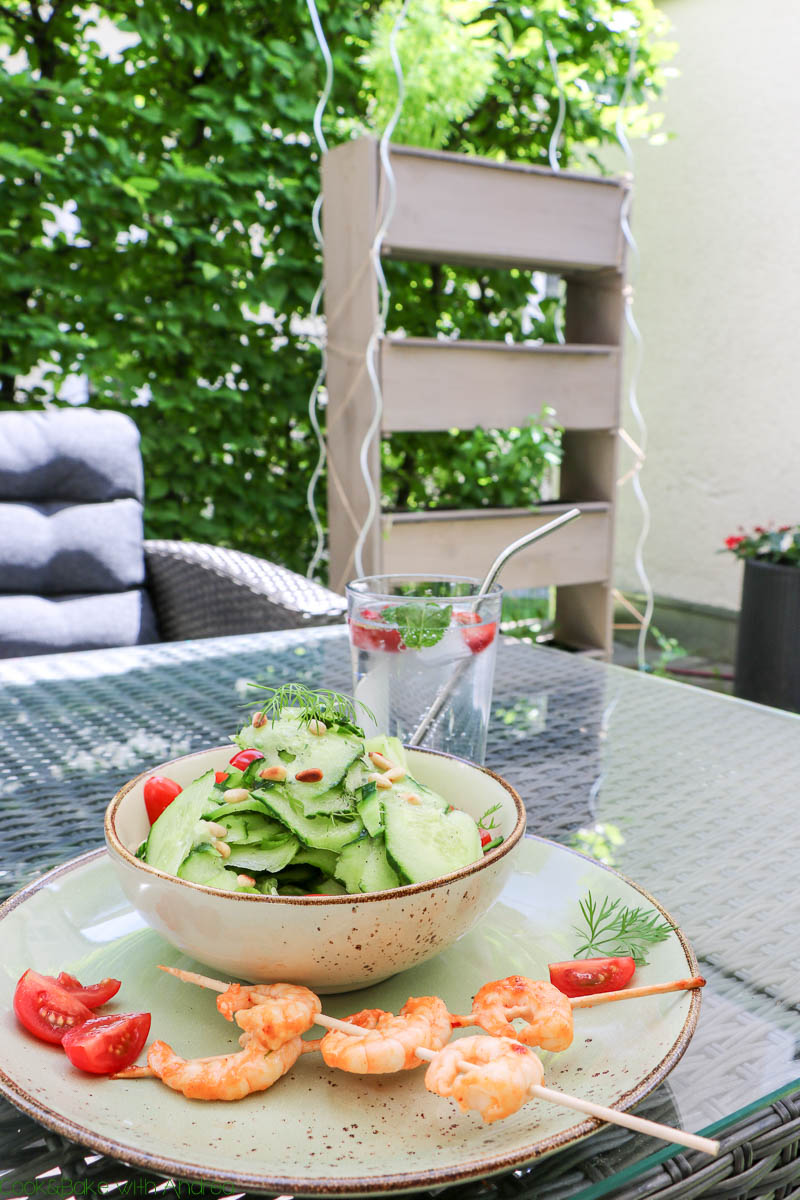 Heute gibt es einen etwas anderen Beitrag von mir! Neben einem leckeren Rezept für einen knackigen Gurken-Dill-Salat möchte ich euch auch noch meinen neuen Garten inklusive ein paar Tipps zu "Urban Gardening" zeigen. Das alles findet ihr auf dem Blog von Cook and Bake with Andrea.