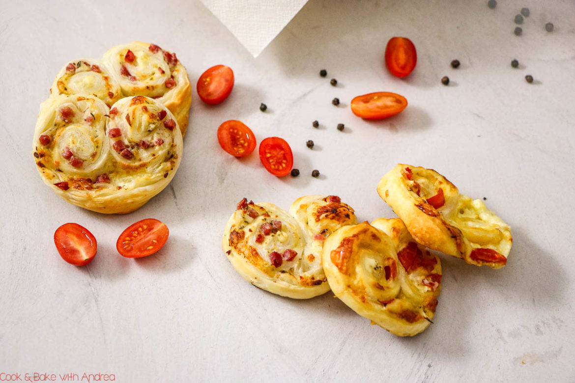 Der Valentinstag steht vor der Tür und um eurem liebsten Menschen eine Freude zu machen, habe ich heute für euch zweierlei Blätterteigherzen und einen Liebestrank. Liebe geht schließlich durch den Magen und Cook & Bake with Andrea hat die passenden Rezepte für euch!